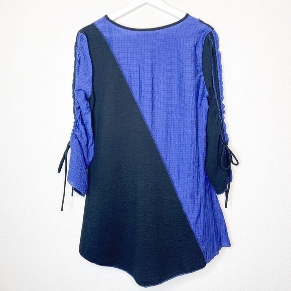 Calessa Ruched Sleeves Pocketed Black and Blue Tunic S - Picture 5 of 8